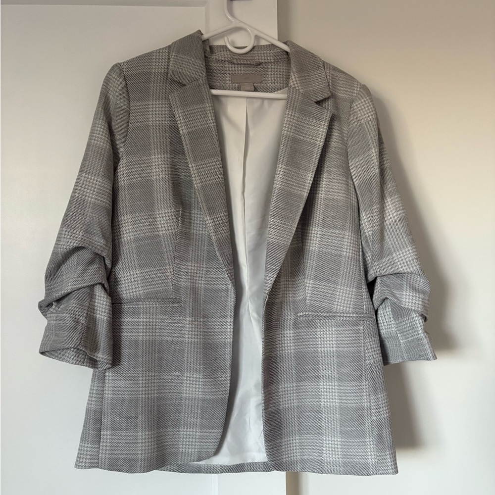 H&M Gray Blazer with Notched Lapel and Ruched Sleeves